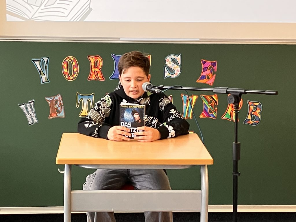 Wenn plötzlich ein Elch im Wohnzimmer landet oder dem besten Vorleser auf der Spur