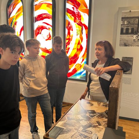 Projekt „Schule ohne Rassismus – Schule mit Courage“: Besuch der Synagoge und Stolpersteine in Kronach