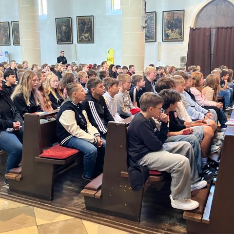 Schulanfangsgottesdienst zum Start ins neue Schuljahr