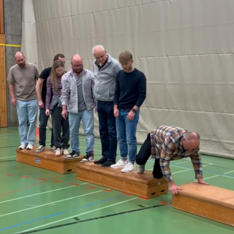 Raus aus dem Klassenzimmer, rein in die Team-Challenge!