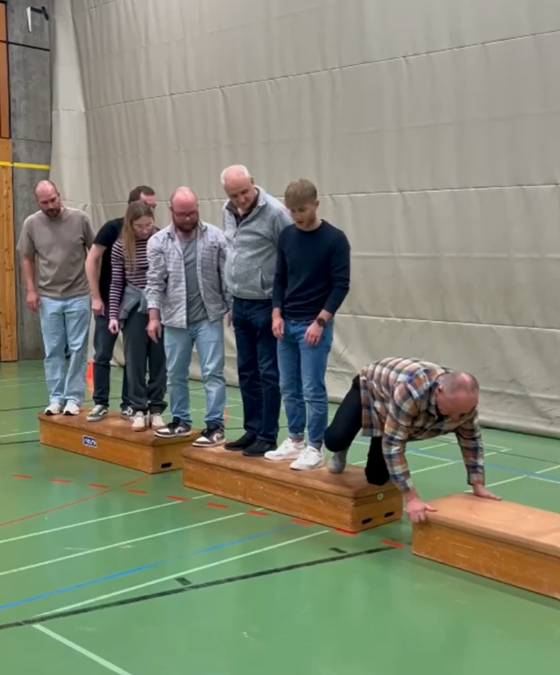 Raus aus dem Klassenzimmer, rein in die Team-Challenge!